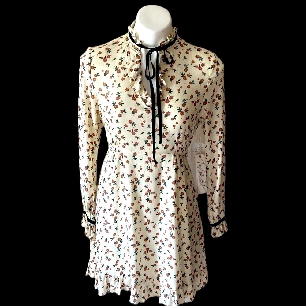 Taylor & Sage Women’s Vintage Ivory Floral Fit And Flare Mini Dress Size Small